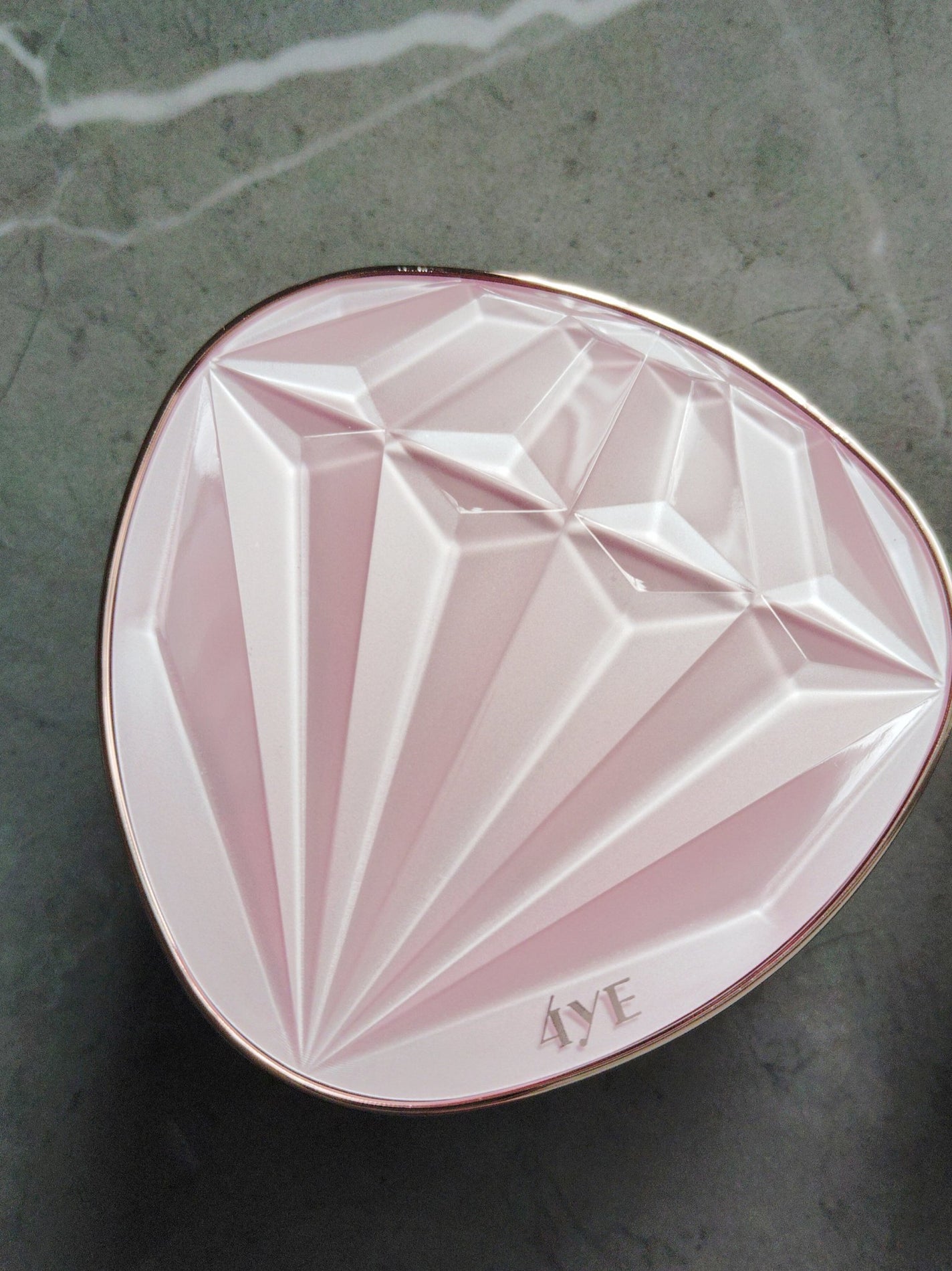 ピンクダイヤクッション/4YE/クッションファンデーションを使ったクチコミ(2枚目)