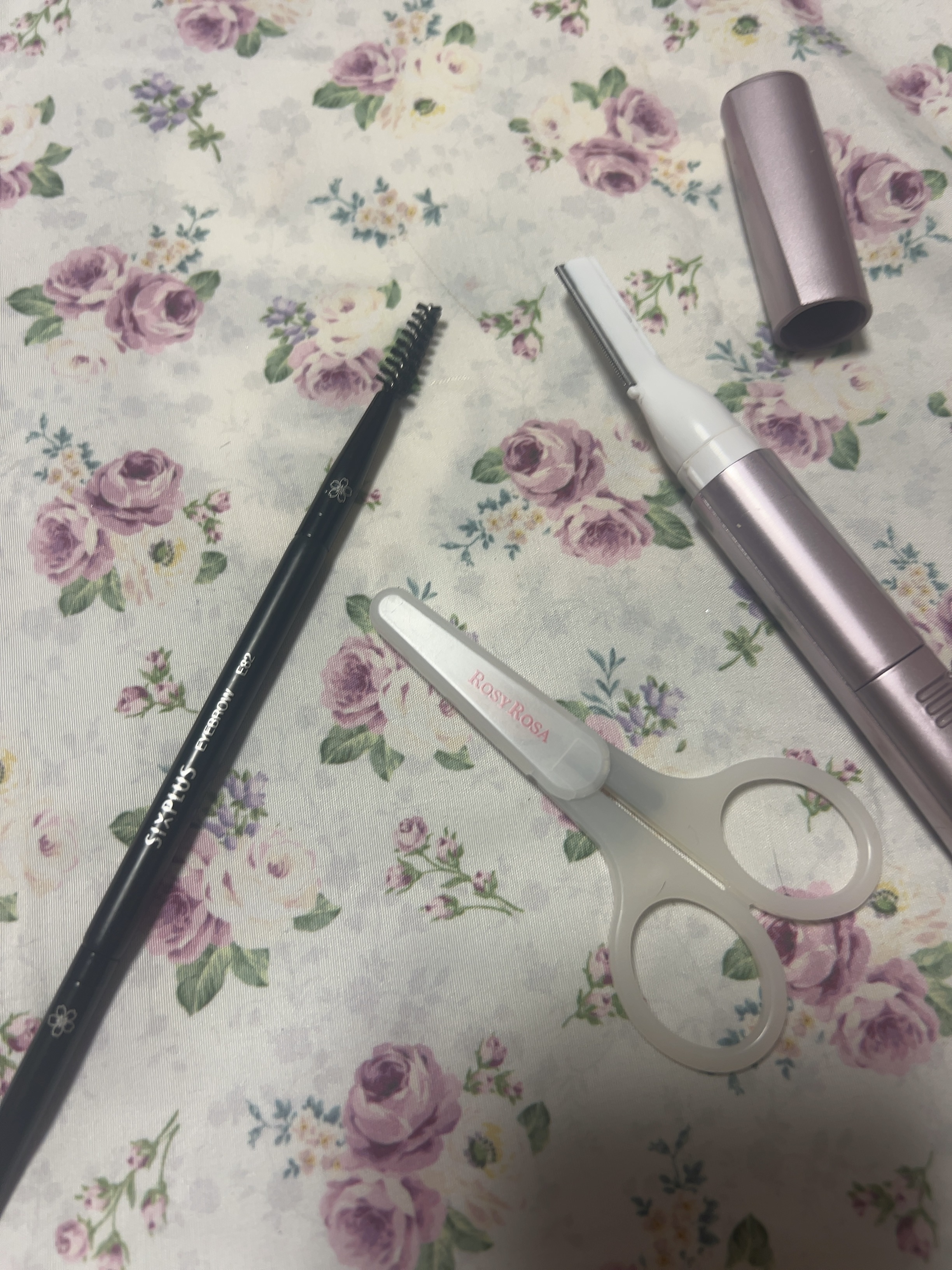 キャップ付き薄刃眉はさみ/ロージーローザ/その他化粧小物を使ったクチコミ（1枚目）