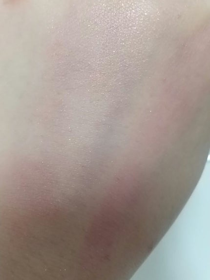 ブラッシング ハート/MAKEUP REVOLUTION/パウダーチークを使ったクチコミ(3枚目)