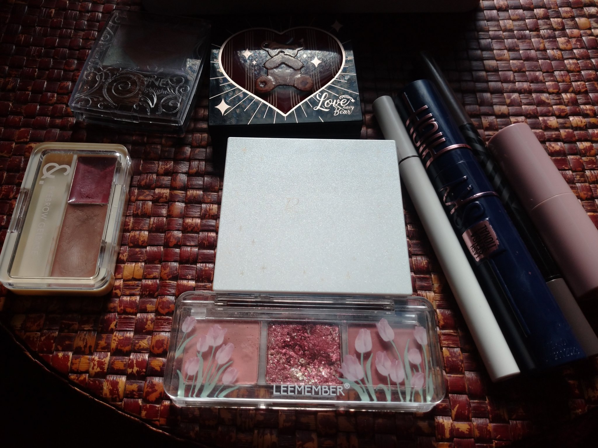 3色フローラアイパレット 03 チューリップ/LEEMEMBER/アイシャドウパレットを使ったクチコミ（2枚目）