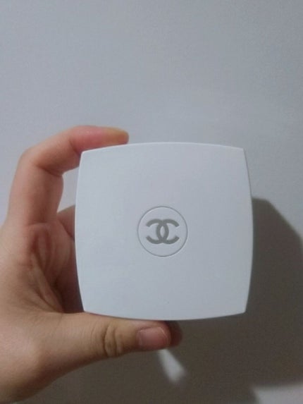 ル ブラン コンパクト ラディアンス 10 ベージュ / CHANEL ル ブラン コンパクト ラディアンス 10 ベージュ / CHANEL
