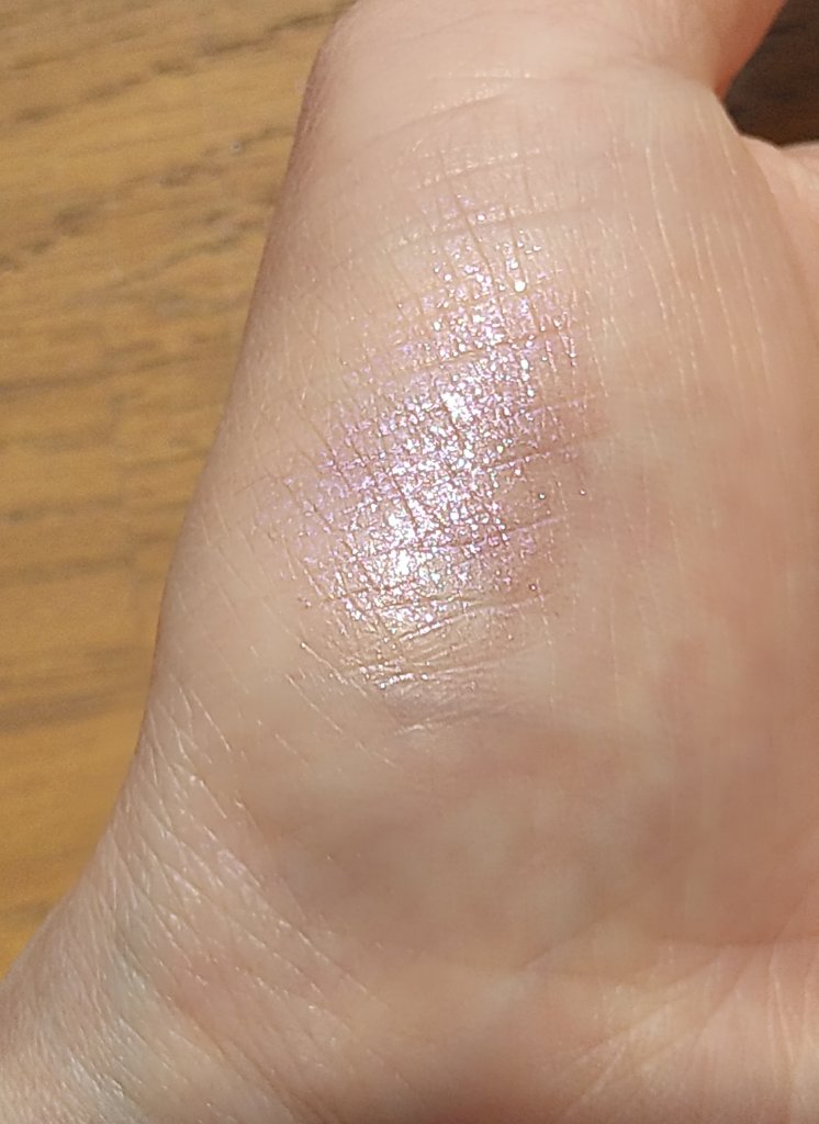 メタリックジュエリーリキッド EX-4 ルビーピンク系/KATE/リキッドアイシャドウを使ったクチコミ（3枚目）