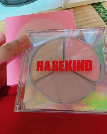 YANO on LIPS 「RAREKINDMINIALBUM1STピンクバージョン😍こち..」（2枚目）