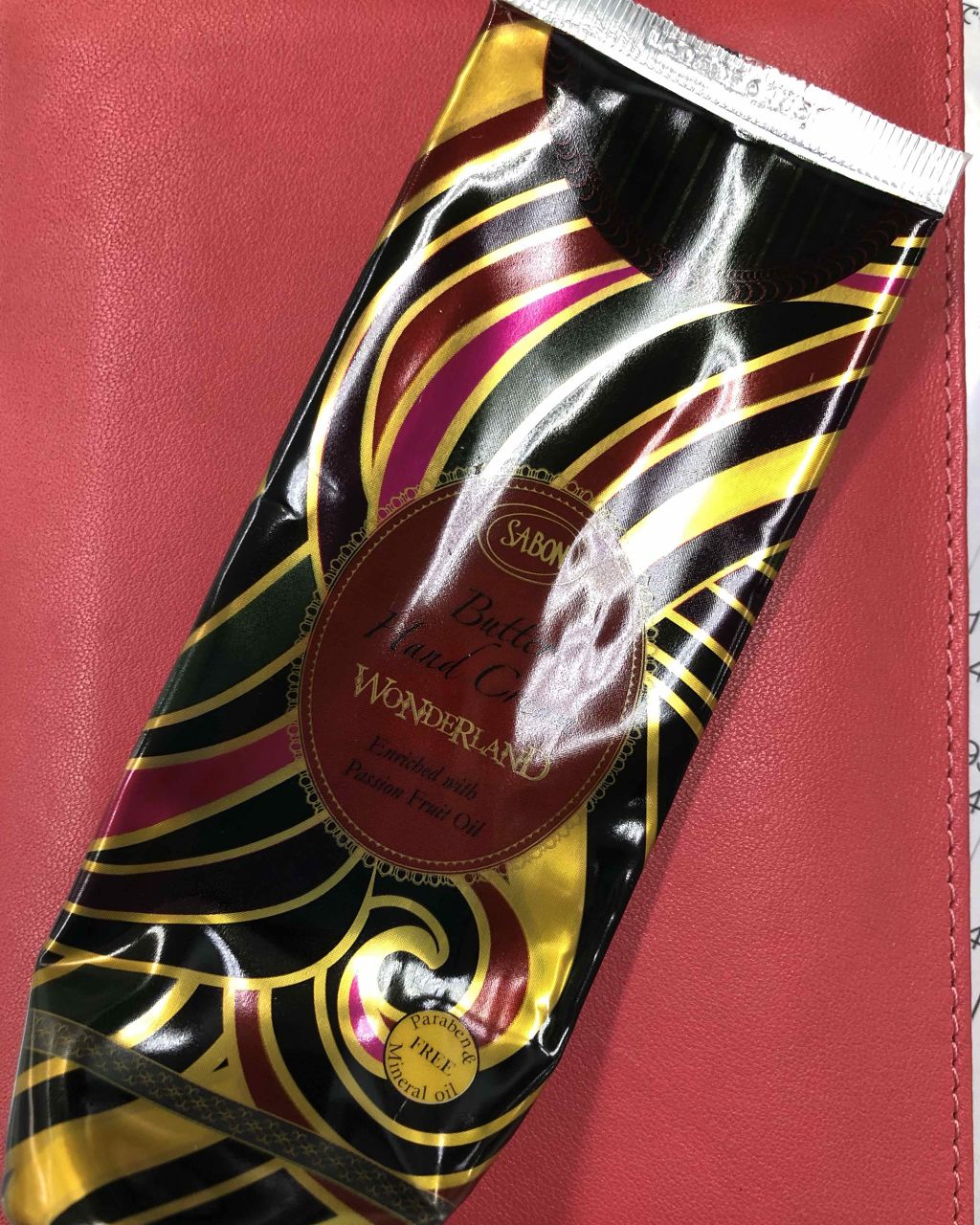 SABON バターハンドクリーム  ワンダーランドのクチコミ「妹からもらったこちらのハンドクリーム、イスラエルの香りと呼んでいました。癒しの甘ーい香りにイラ.....」（1枚目）