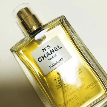 💟CHANEL No.5
これはテスター用のものを頂きまして、
めちゃくちゃ愛用してます。

これをつけると、ベビーパウダーの匂いがする！！って好評です！
電車乗ってたり、歩いてるだけでも
後ろから、「