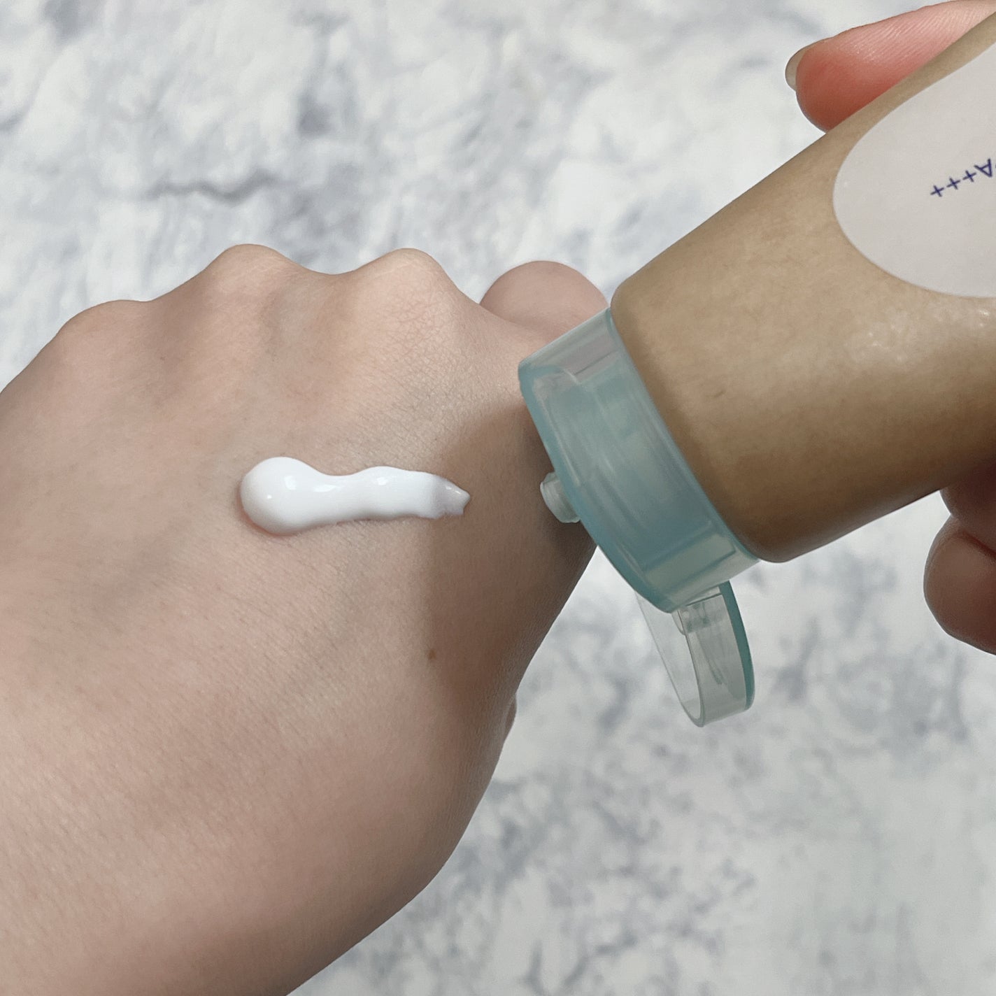 ビオレUV アクアリッチ ウォータリーホールドクリーム(水肌記憶UV)/ビオレ/日焼け止めクリームを使ったクチコミ(2枚目)