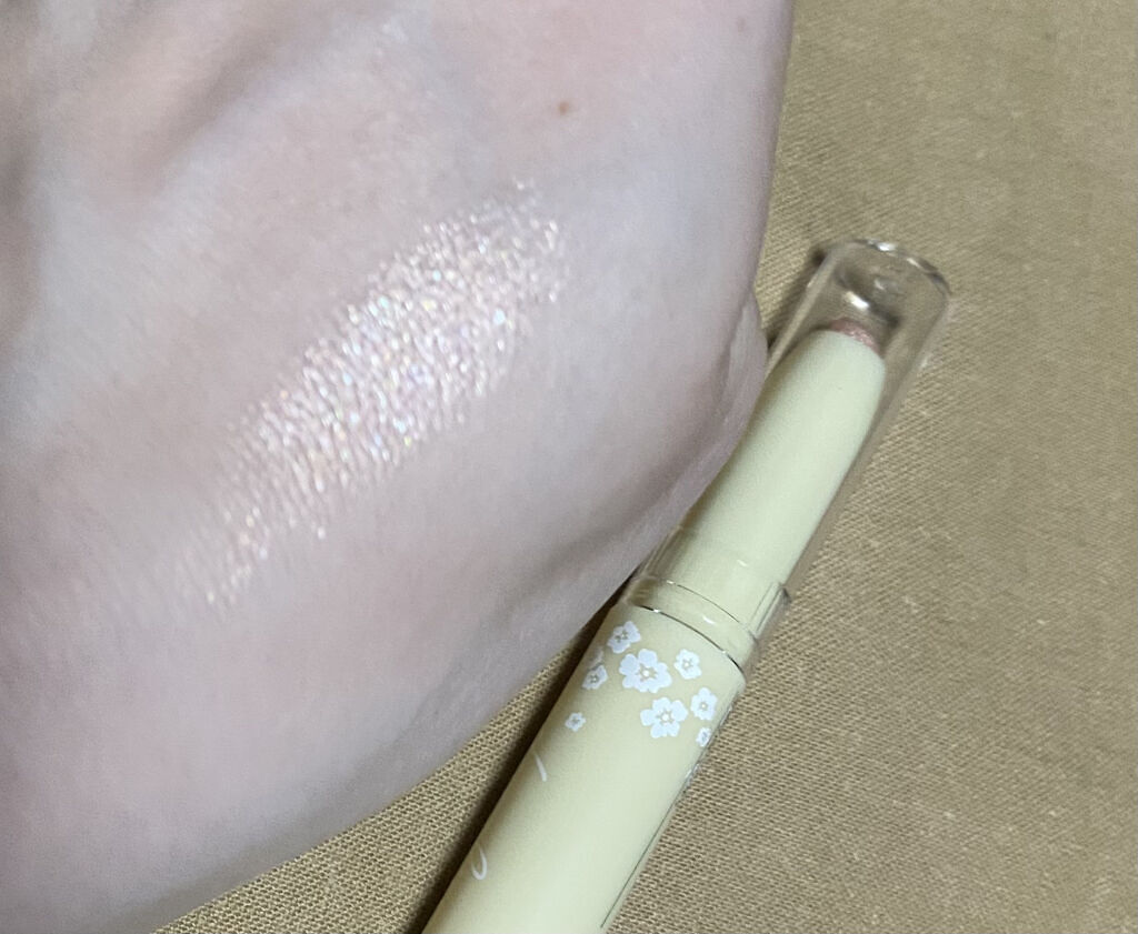 Dazzlin  アイルミナイザー/セリア/スティックアイシャドウを使ったクチコミ（2枚目）