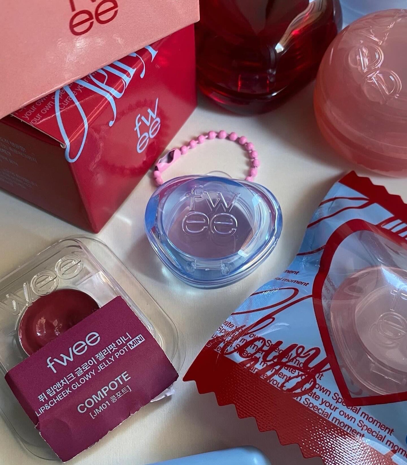 フィー リップアンドチーク グローイジェリーポット/fwee/リップグロスを使ったクチコミ(6枚目)