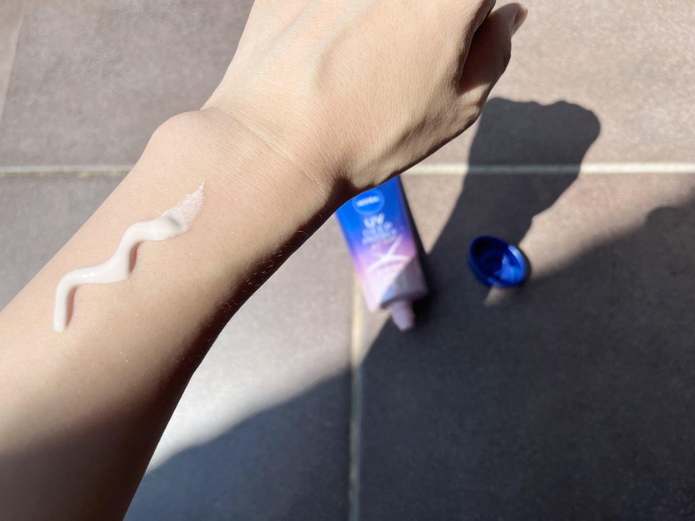 ニベアUV ディープ プロテクト&ケア トーンアップ エッセンス/ニベア/日焼け止めローションを使ったクチコミ(2枚目)