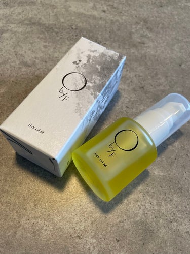 ¥2,750 （税込）
リッチオイル M 30ml O by F

友人からいただいたもの
前から気になってたFオーガニックのもの
貴重な量がまた好き。
持ち運びには最適！
香りもとても好き、オーガニッ