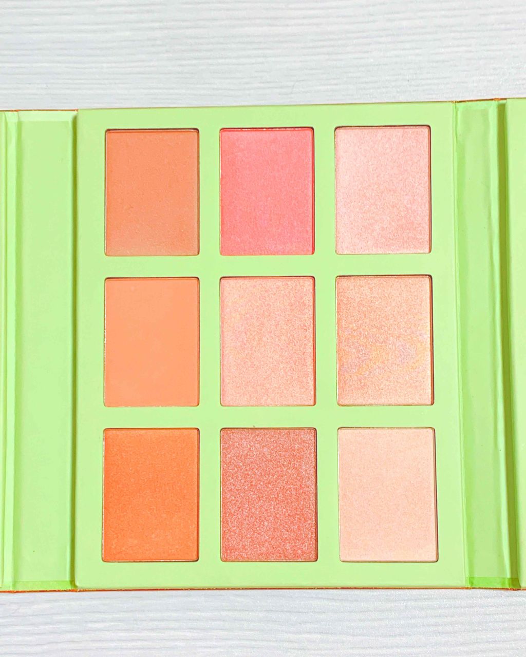 アルティメットビューティーキット 5th Edition/pixi beauty/アイシャドウパレットを使ったクチコミ（3枚目）