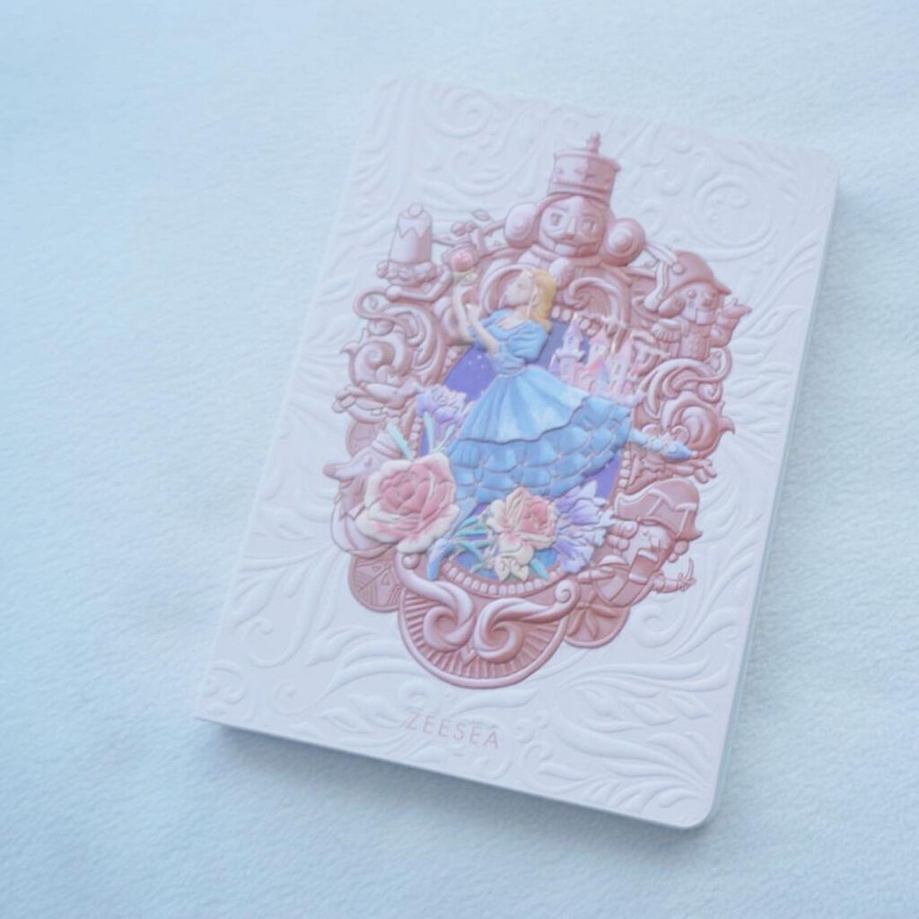 ZEESEAくるみ割り人形　キャンディクルーズ12色メイクアップパレット マジパン宮殿/ZEESEA/アイシャドウパレットを使ったクチコミ（2枚目）