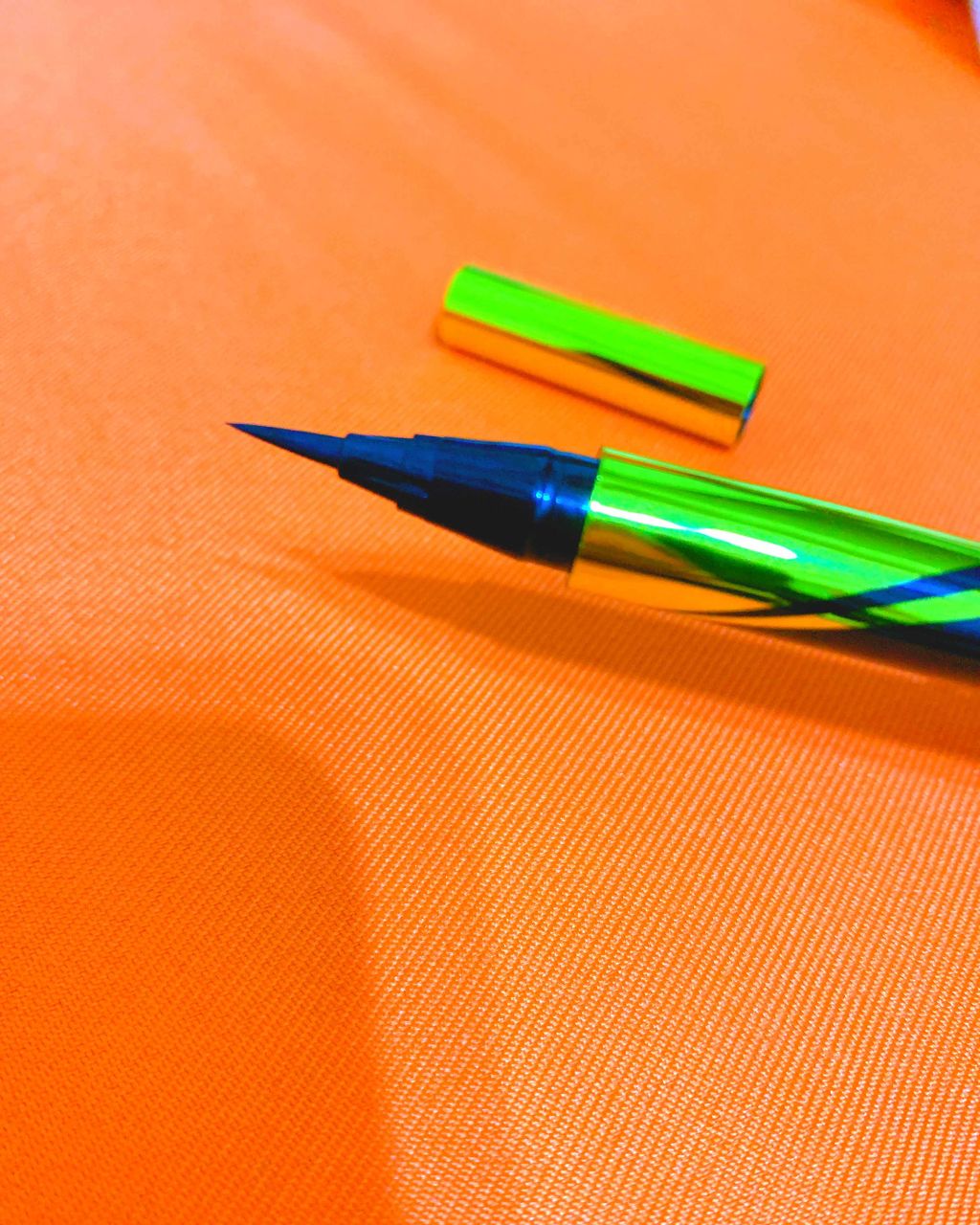 ハイパーシャープ ライナー R BK-1 漆黒ブラック/MAYBELLINE NEW YORK/リキッドアイライナーを使ったクチコミ（2枚目）