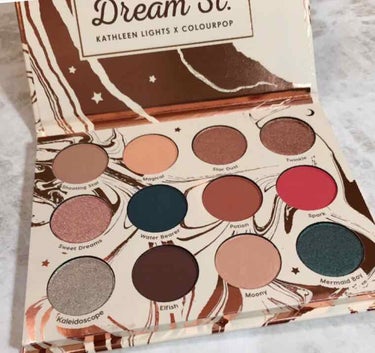 ColourPop ドリームストリートプレストパウダー シャドーパレットのクチコミ「カラーポップのDream St.パレットを使ったメイクです^_^

カラーポップのアイシャドウ.....」（2枚目）