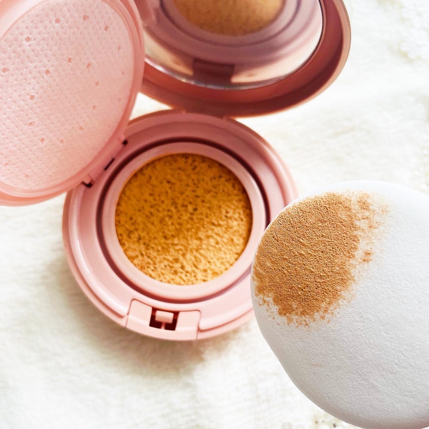 シースルー ヴェール コンパクト/PAUL & JOE BEAUTE/ファンデーションを使ったクチコミ(5枚目)