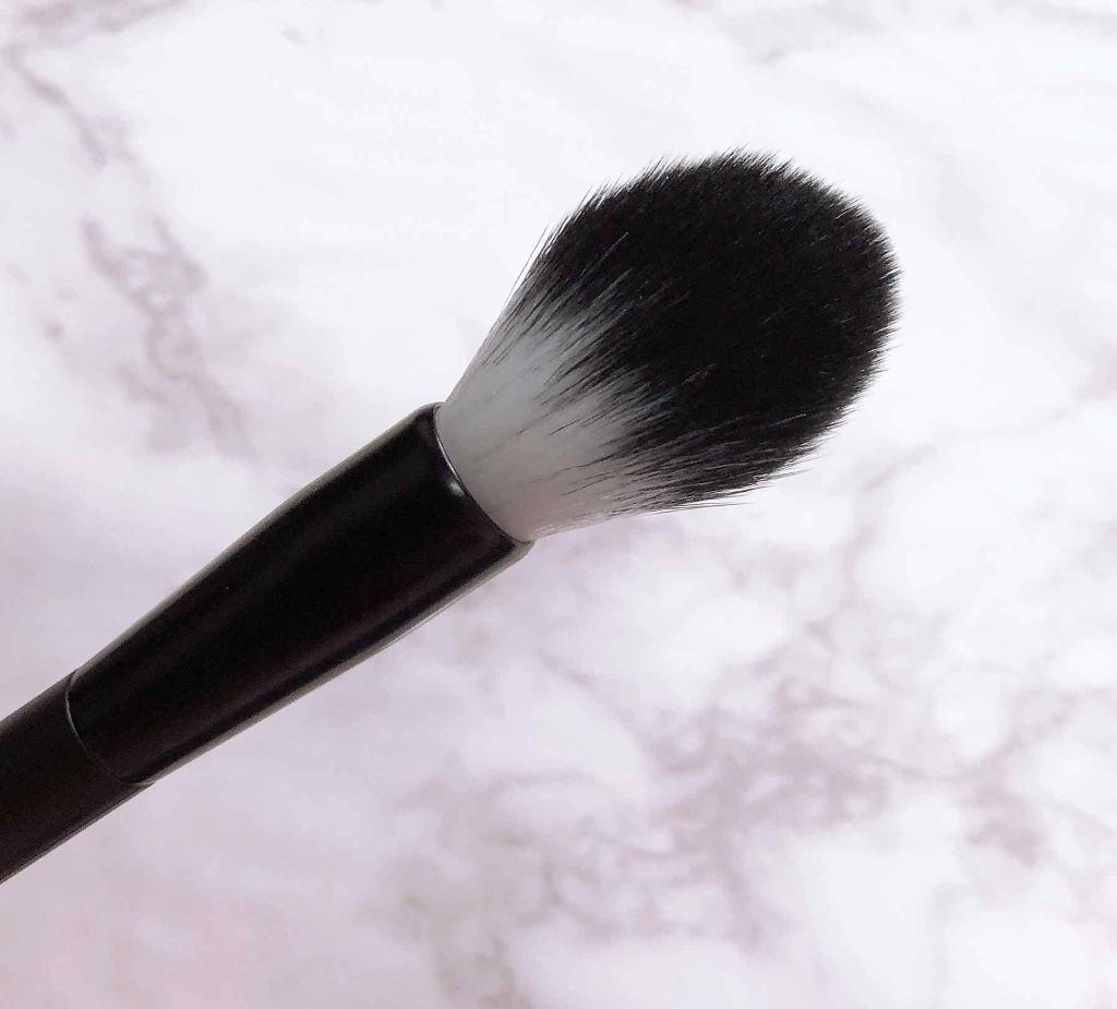 U R GLAM UR GLAM　FACE BRUSHのクチコミ「ダイソー新作コスメ。


#URGLAM 。



フェイスブラシ。





こちらも小さめ.....」（2枚目）