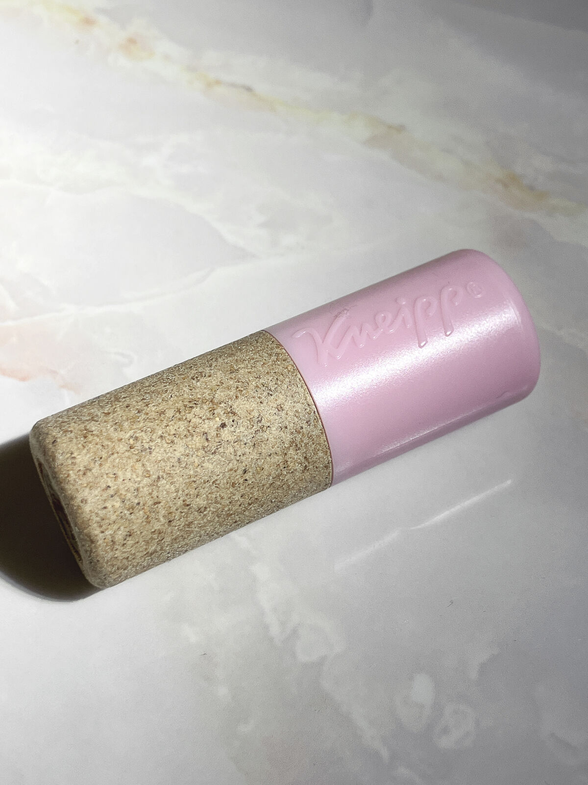 オーガニック リップバーム スイートアーモンドの香り/クナイプ/リップケアを使ったクチコミ（1枚目）