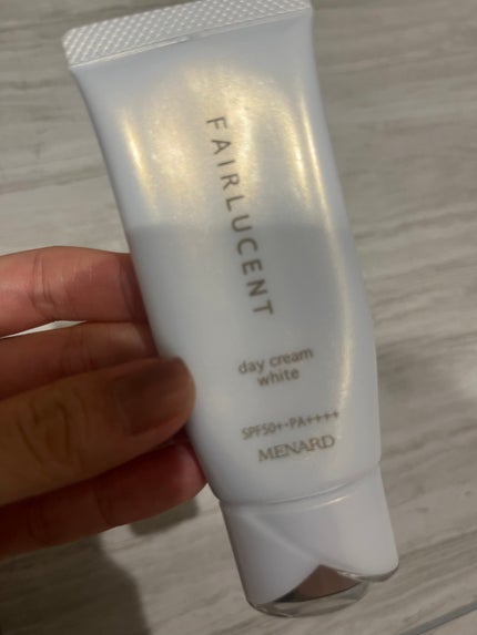 フェアルーセント フェアルーセント 薬用デイクリーム ホワイトDのクチコミ「もう4本目のリピートです。
一年で一本なので、皆さんが言うようにコスパはいいと思います。これを.....」(1枚目)