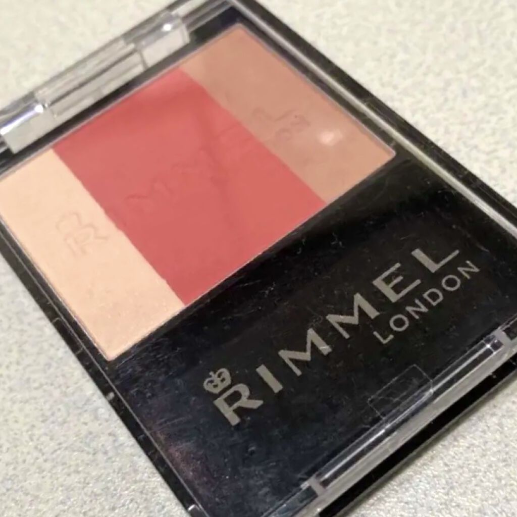 スリーインワン モデリングフェイスブラッシュ/リンメル ロンドン/パウダーチークを使ったクチコミ（1枚目）