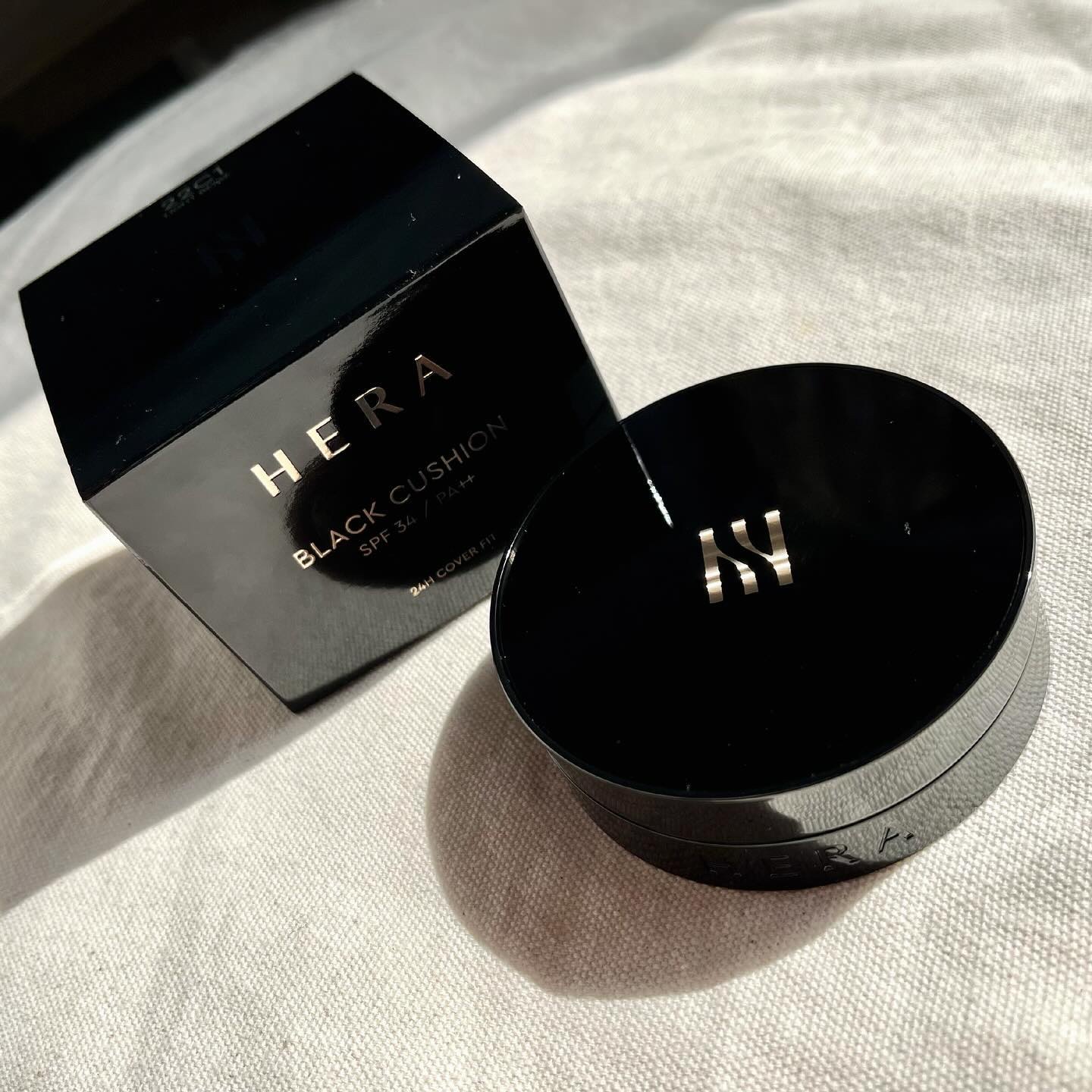 ブラック クッション 22C1 ライトベージュ（日本限定）/HERA/クッションファンデーションを使ったクチコミ（1枚目）
