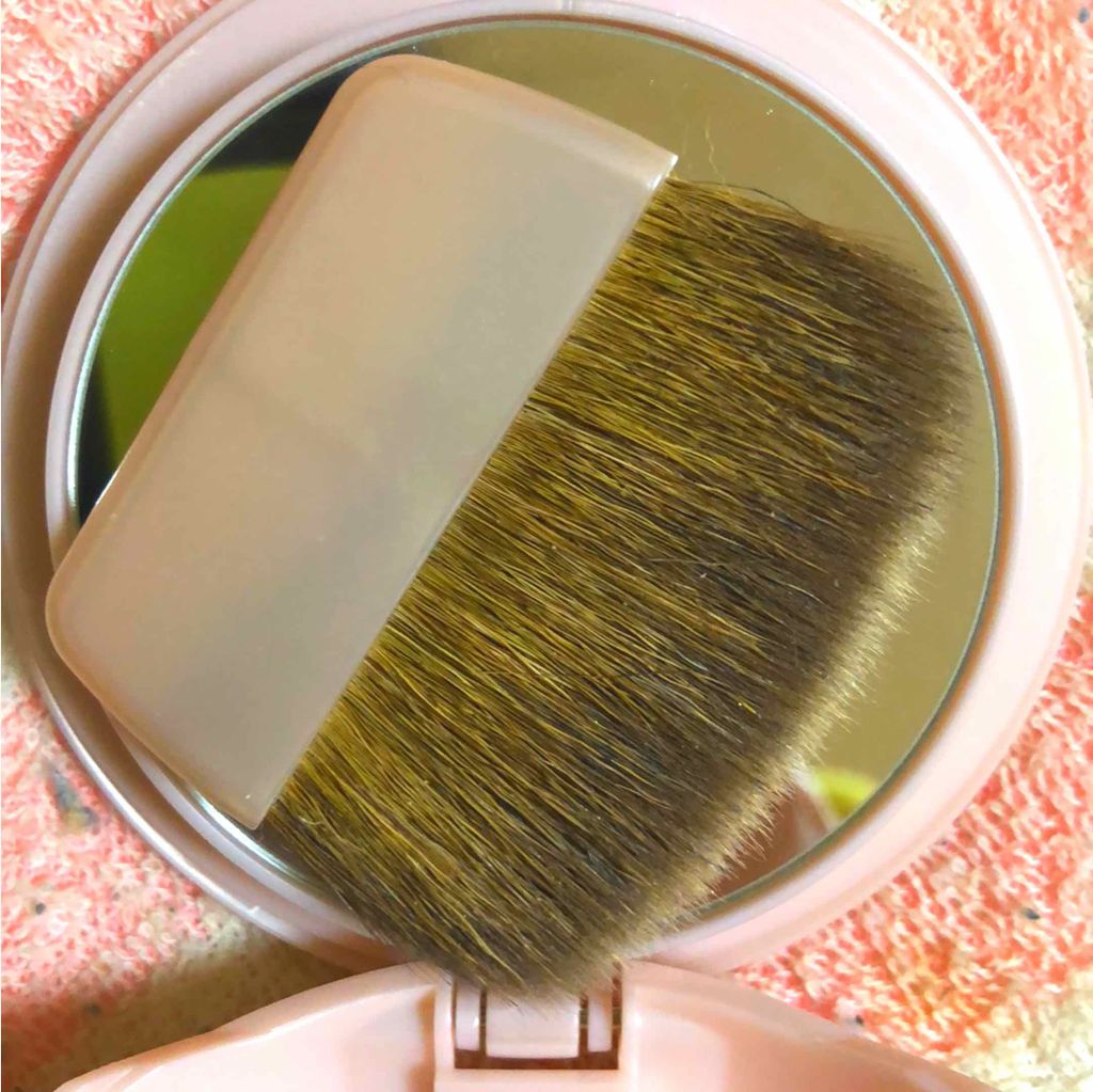 スキンライト プレスト パウダー/REVLON/プレストパウダーを使ったクチコミ（2枚目）