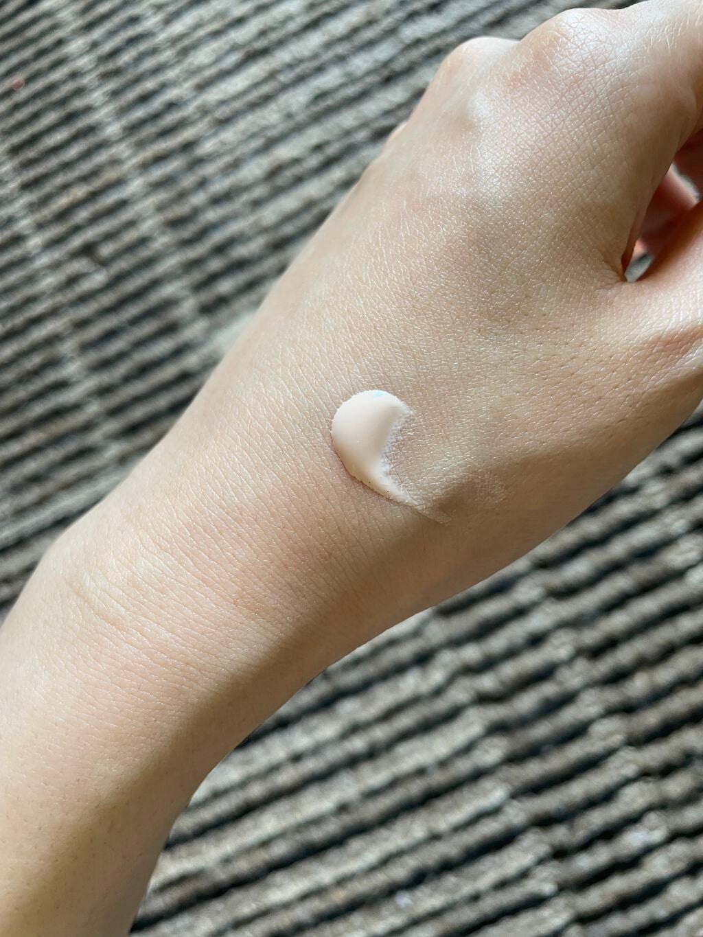 【旧】スノー UVシールド トーンアップ 50+/Dior/日焼け止めミルクを使ったクチコミ(2枚目)