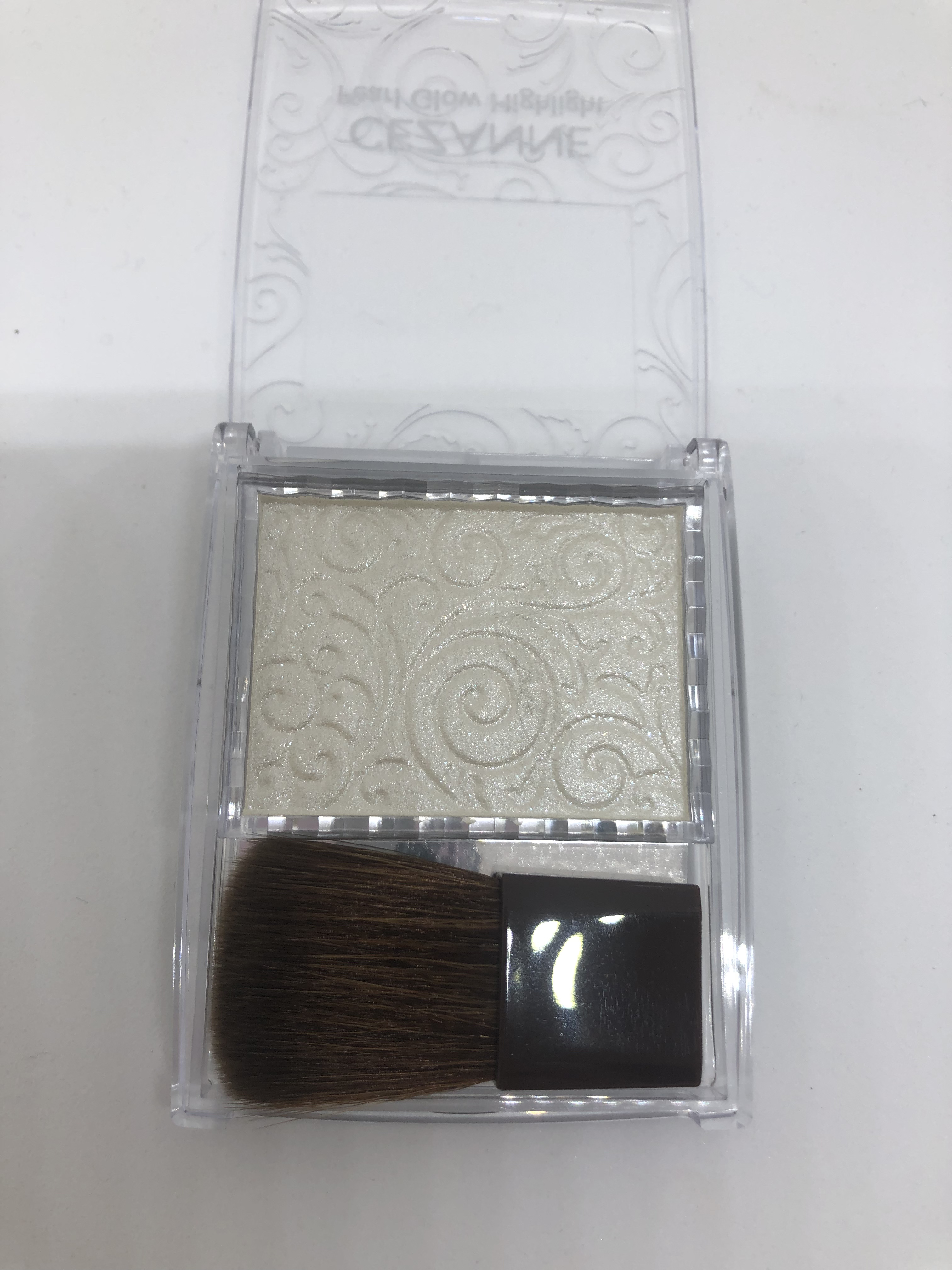 パールグロウハイライト/CEZANNE/パウダーハイライトを使ったクチコミ（2枚目）