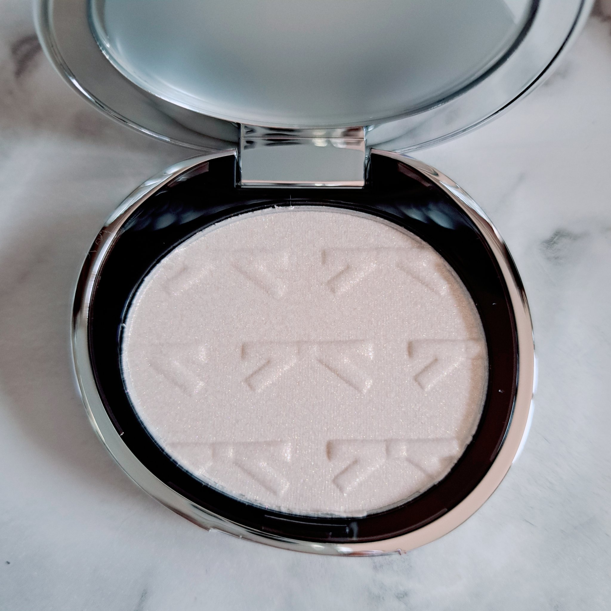 美しいです❣️フローライトバタフライ✨蝶 シルバースタンド付き