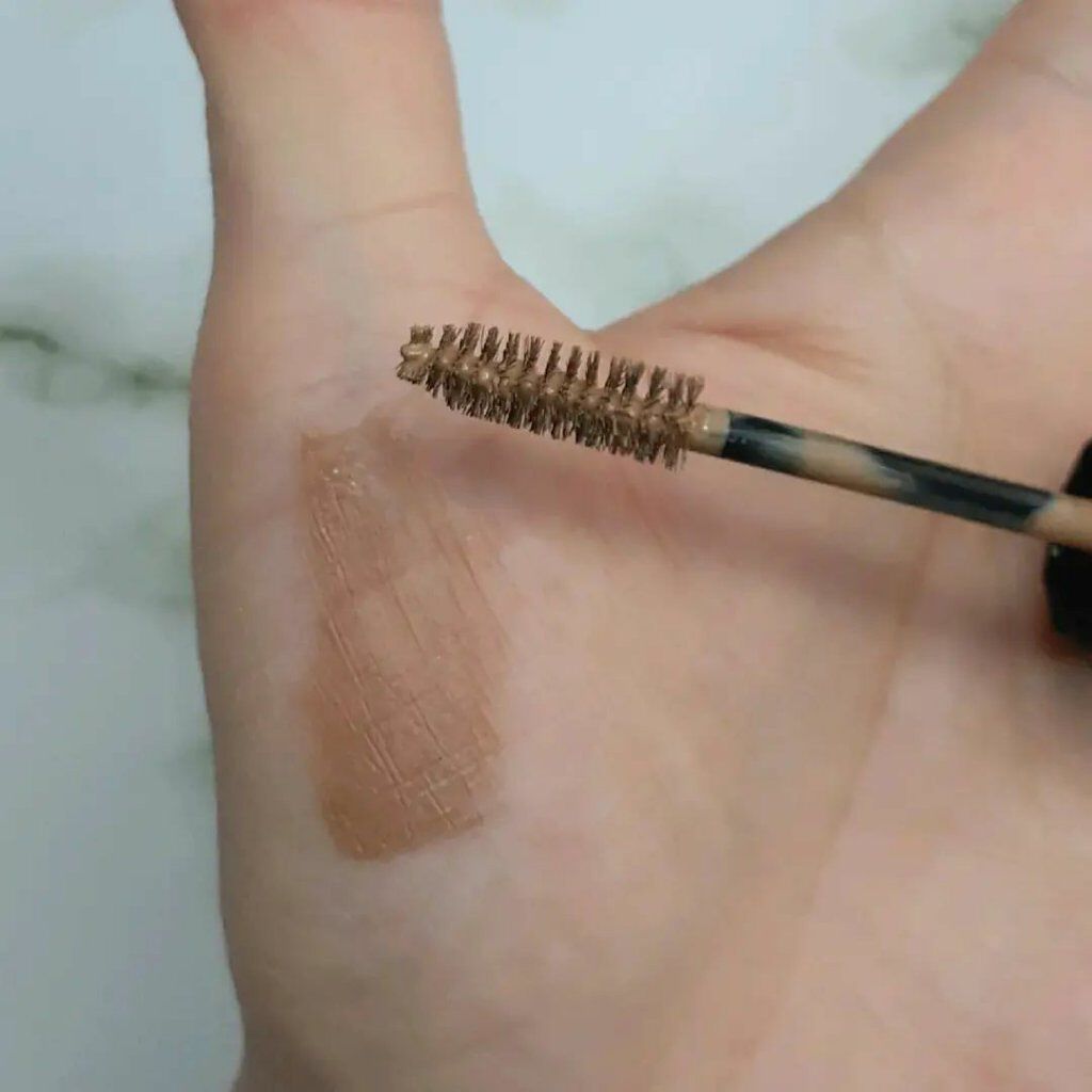 カラーリングアイブロウ/ヘビーローテーション/眉マスカラを使ったクチコミ(4枚目)