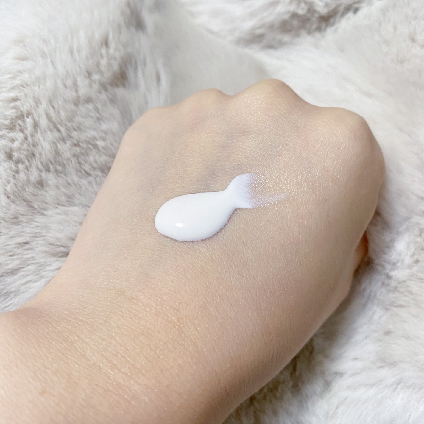 【旧】スノー アルティメット UVシールド 50+/Dior/日焼け止めミルクを使ったクチコミ(2枚目)