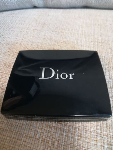 サンク クルール 877 ショック/Dior/パウダーアイシャドウを使ったクチコミ（1枚目）