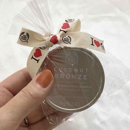 ココナッツブロンズマットブロンジングパウダー/THE BODY SHOP/フェイスパウダーを使ったクチコミ(2枚目)