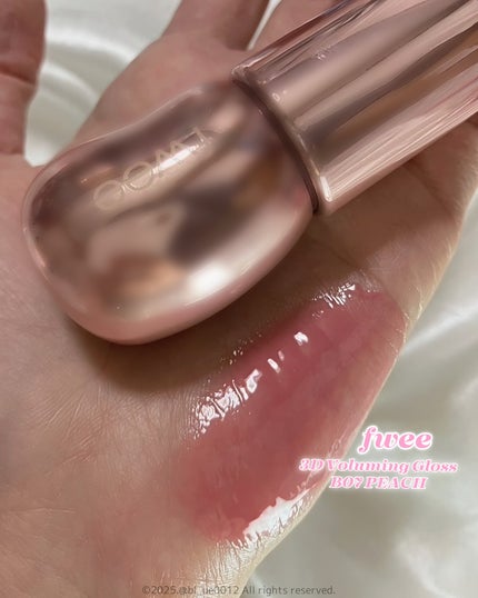 フィー 3Dボリューミンググロス/fwee/リップグロスを使ったクチコミ(2枚目)
