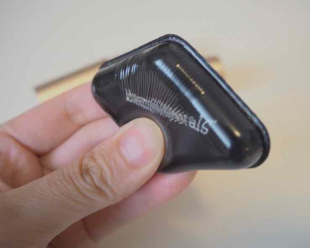 デュアルサイド シリコン ブレンダー/bareMinerals/パフ・スポンジを使ったクチコミ(1枚目)