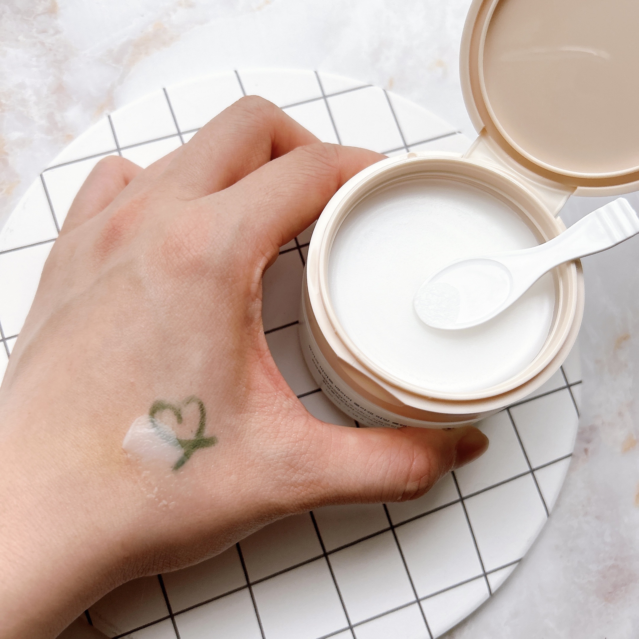 バイオームバリアコラーゲンファーミングクレンジングバーム/UIQ/クレンジングバームを使ったクチコミ（3枚目）