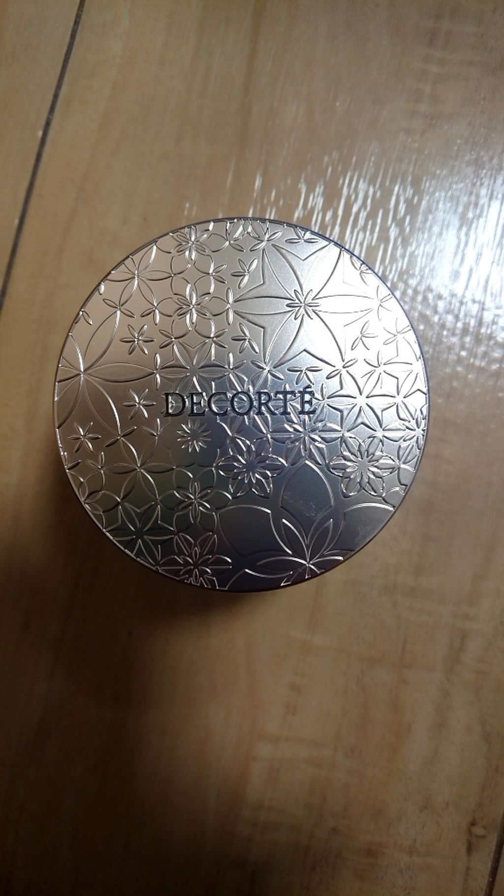 AQ MW フェイスパウダー/DECORTÉ/ルースパウダーを使ったクチコミ（1枚目）