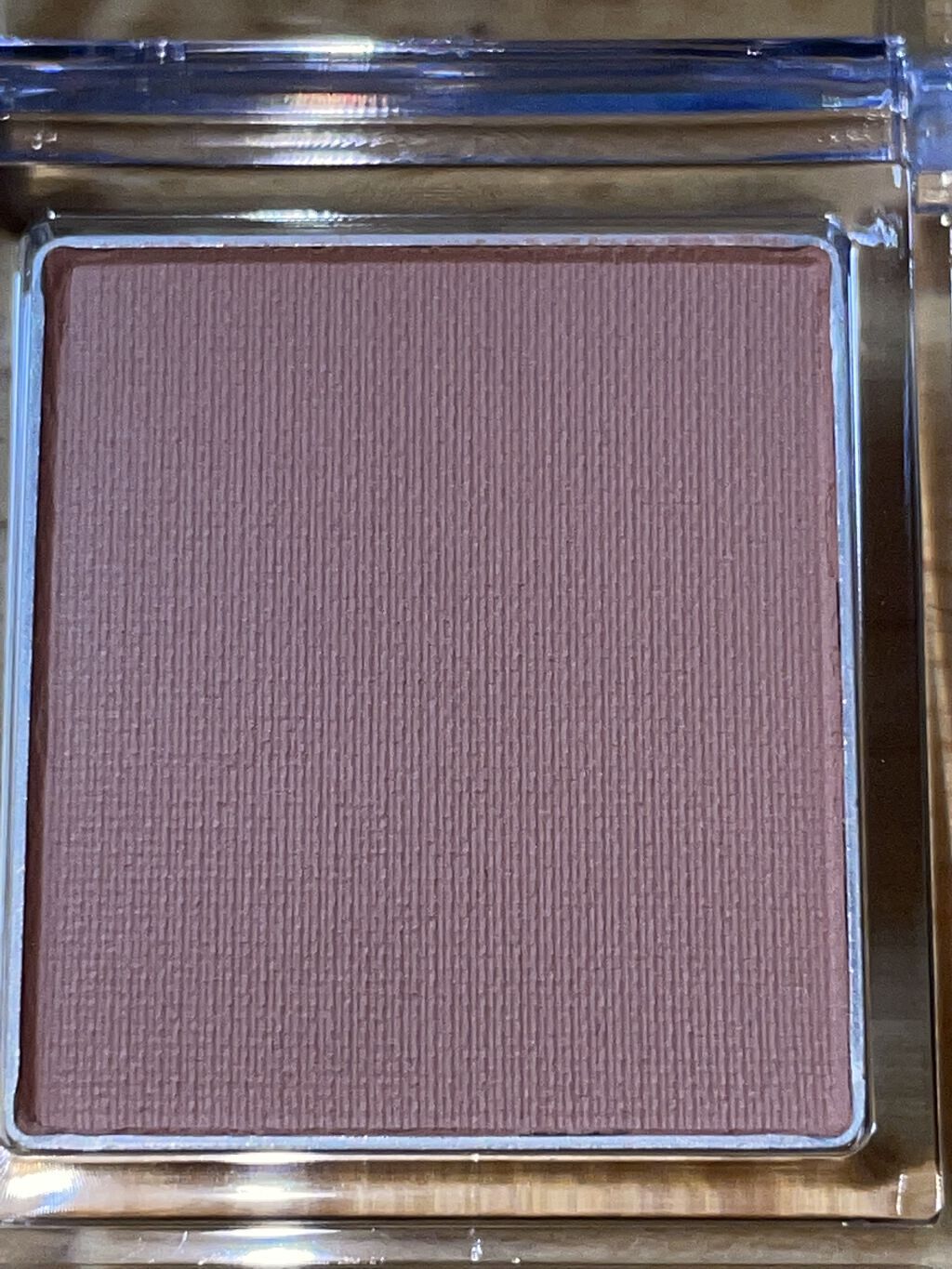 プリズム パウダーアイカラー/リンメル ロンドン/単色アイシャドウを使ったクチコミ（2枚目）