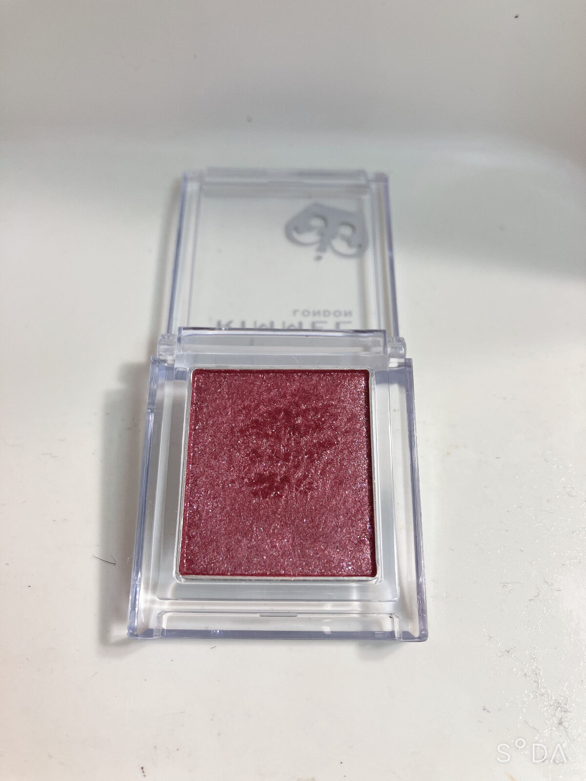 プリズム パウダーアイカラー/リンメル ロンドン/単色アイシャドウを使ったクチコミ（2枚目）