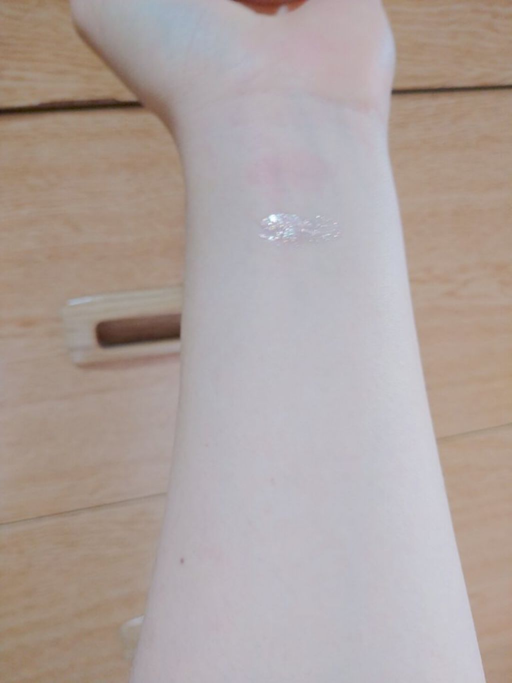 ライトキャッチャーリキッドグリッター 03 ピーチライト/Flynn/グリッターを使ったクチコミ（2枚目）