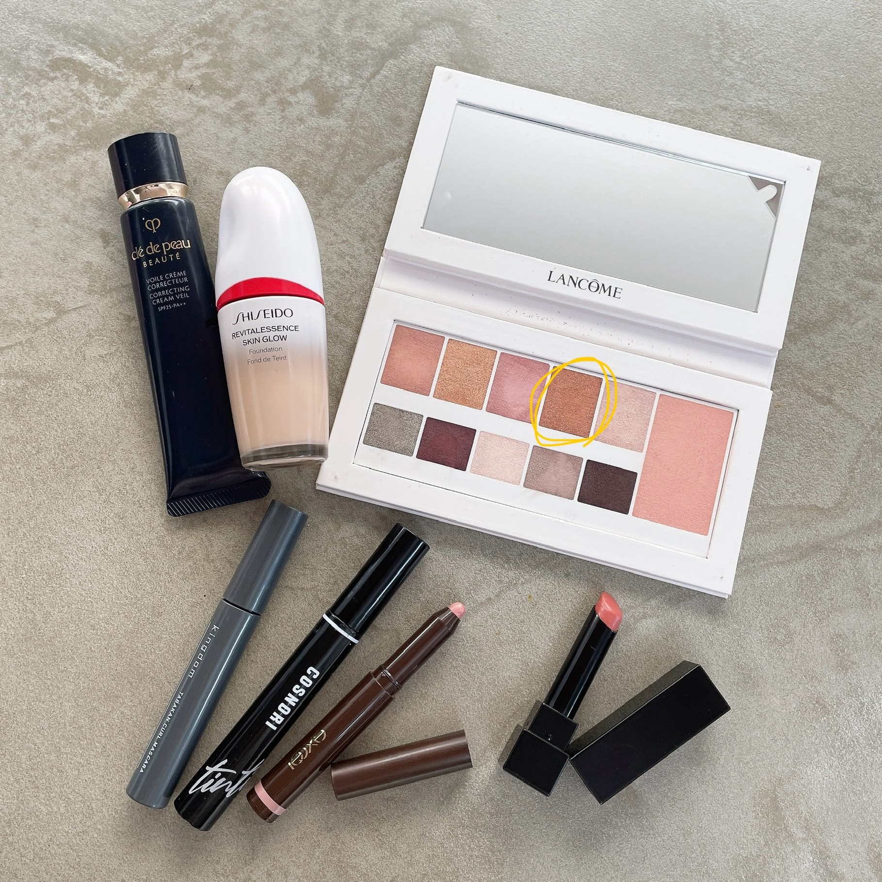 エッセンス スキングロウ ファンデーション/SHISEIDO/リキッドファンデーションを使ったクチコミ（2枚目）