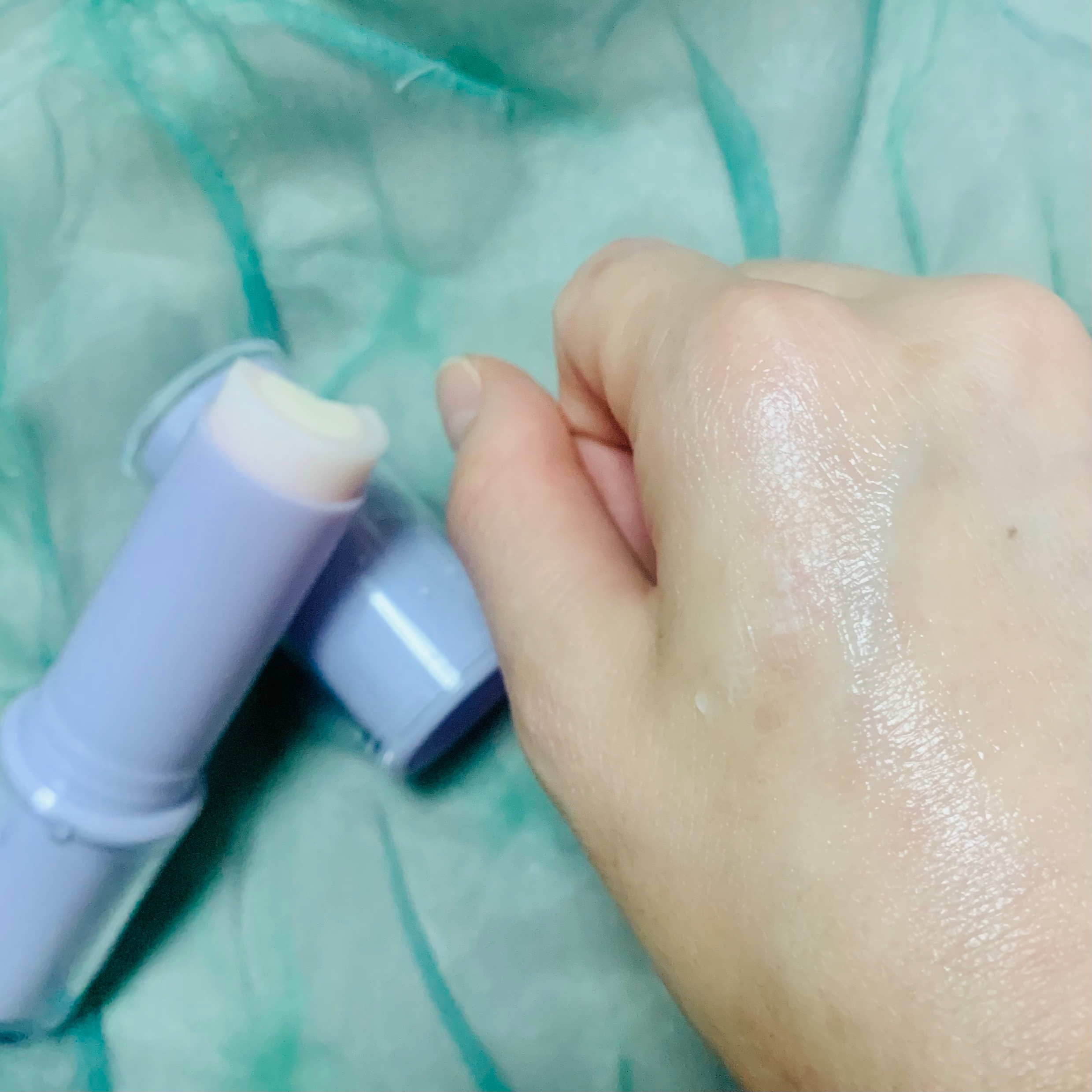 コラーゲンモイスチャーコアスティック/illuN/美容液を使ったクチコミ（3枚目）