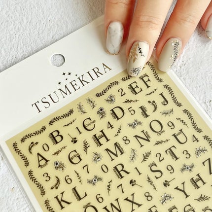 effrontee kyoko プロデュース カスタムフォント ブラック /tsumekira/ネイルシールを使ったクチコミ(4枚目)