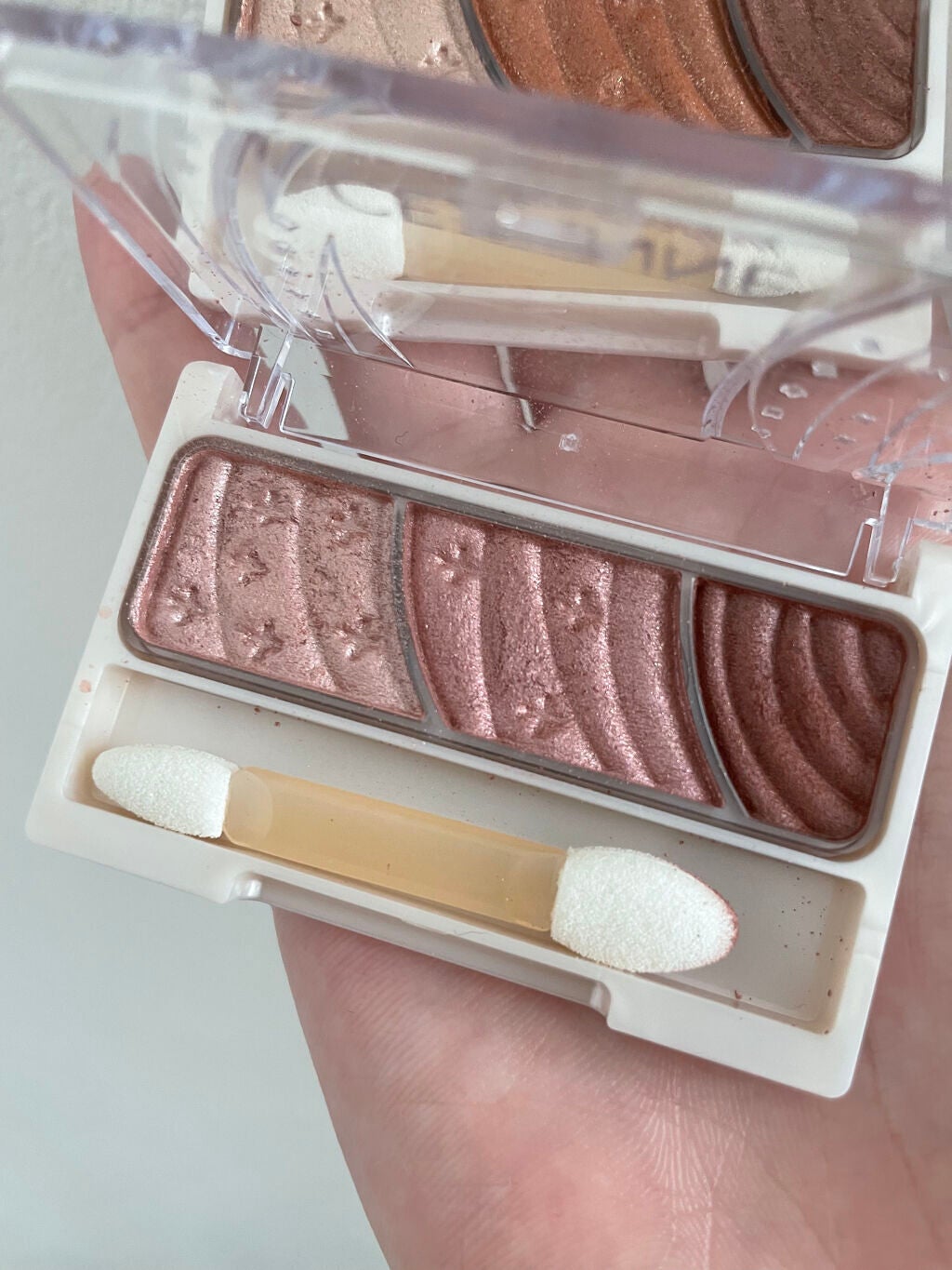 トーンアップアイシャドウ/CEZANNE/アイシャドウパレットを使ったクチコミ(4枚目)