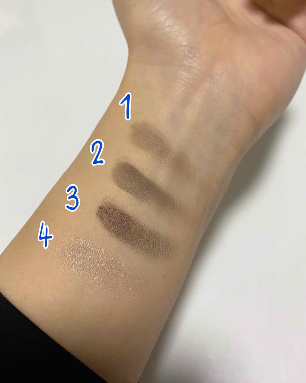 レ キャトル オンブル 322 ブラーリー グレイ/CHANEL/アイシャドウパレットを使ったクチコミ（3枚目）