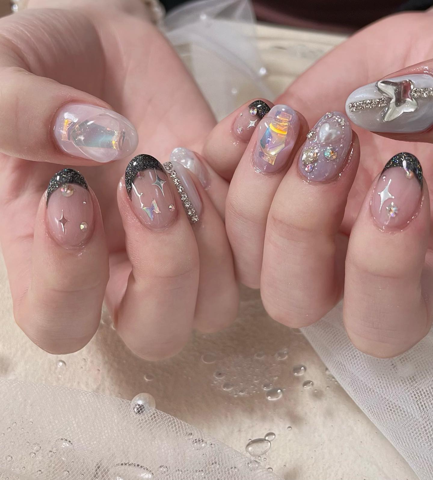 #ブラックネイルのネイルデザイン