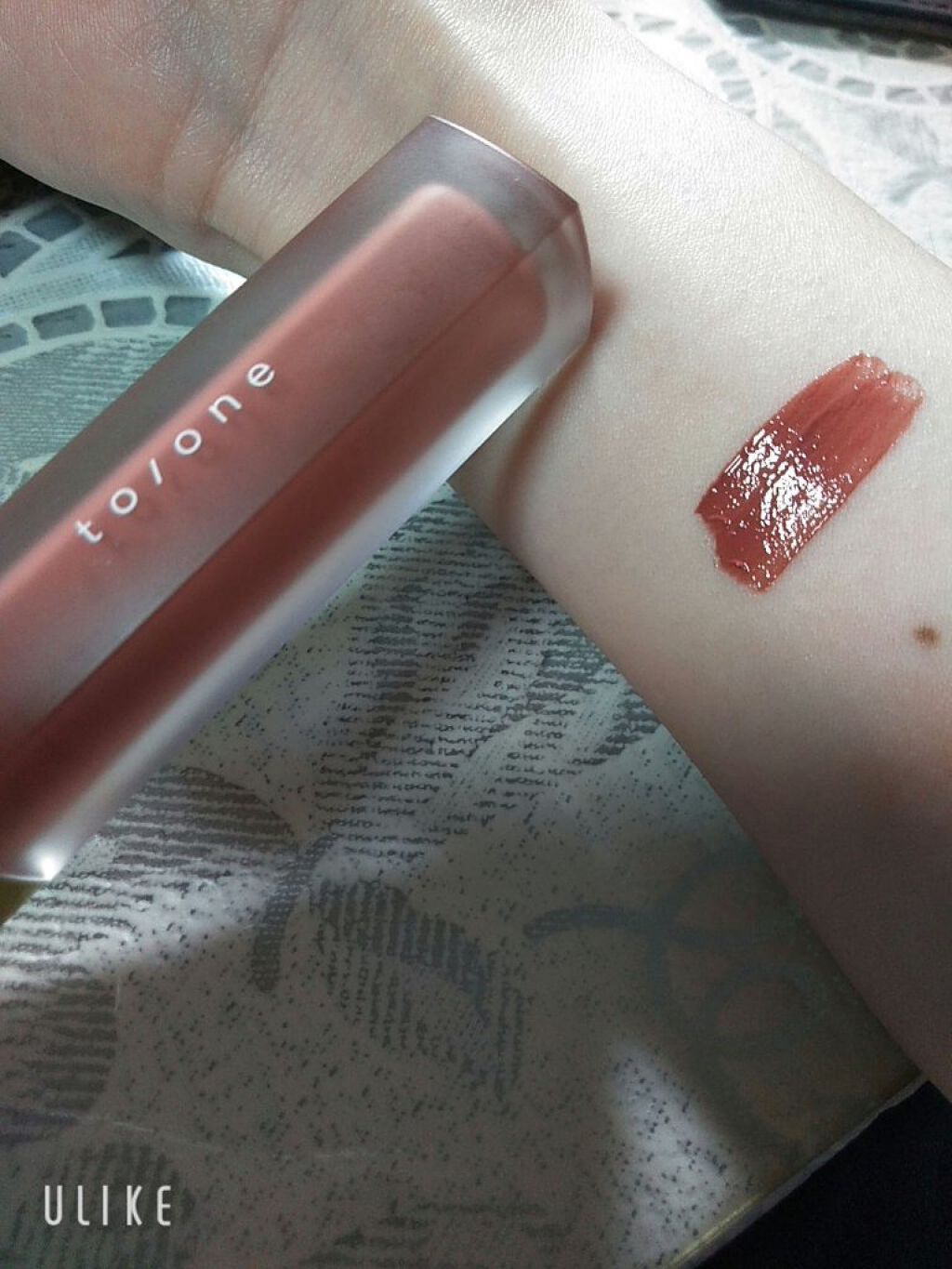 トーン ペタル エッセンス カラー バター/to/one/リップグロスを使ったクチコミ(1枚目)