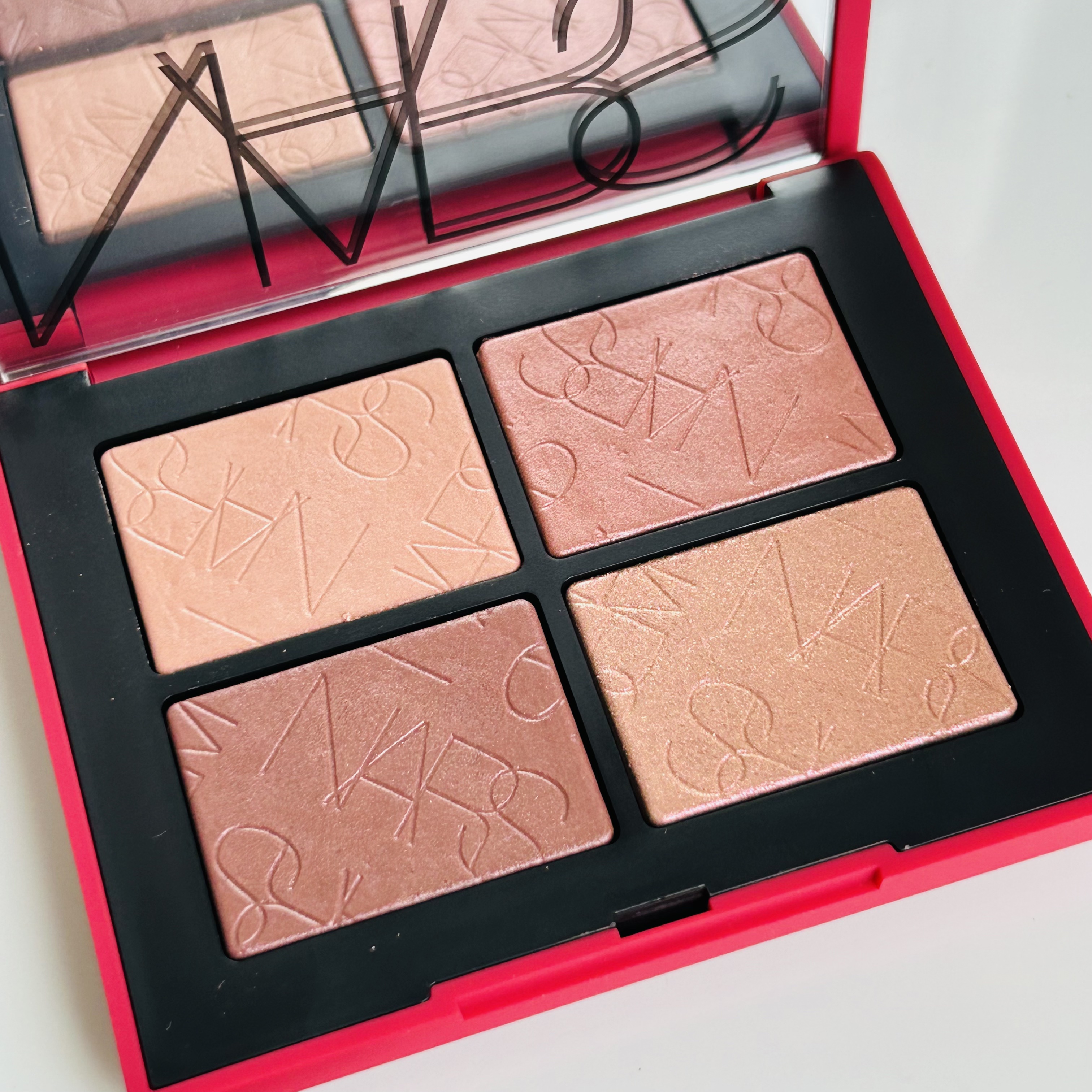 ライトリフレクティング クワッドアイシャドー/NARS/アイシャドウパレットを使ったクチコミ（2枚目）