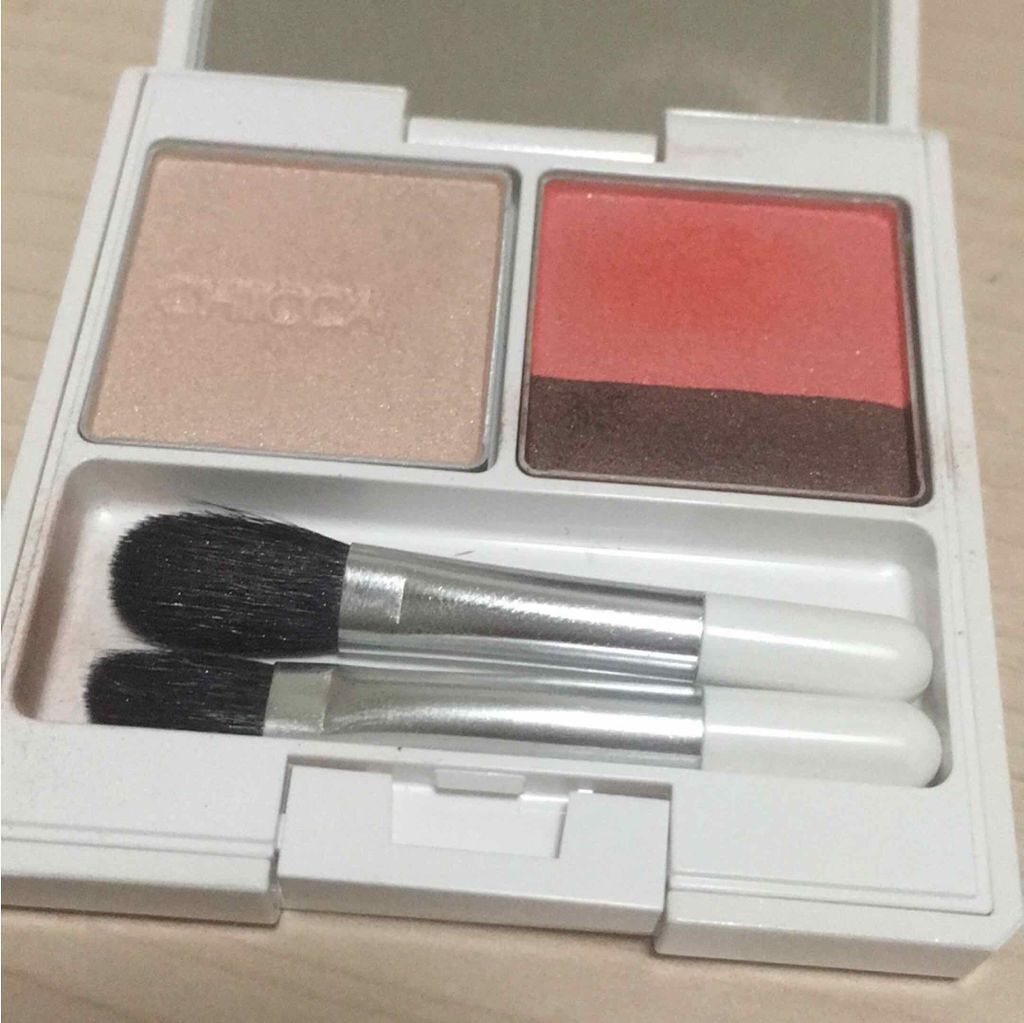 フローレスグロウ リッドテクスチャー アイシャドウ/CHICCA/アイシャドウパレットを使ったクチコミ（2枚目）