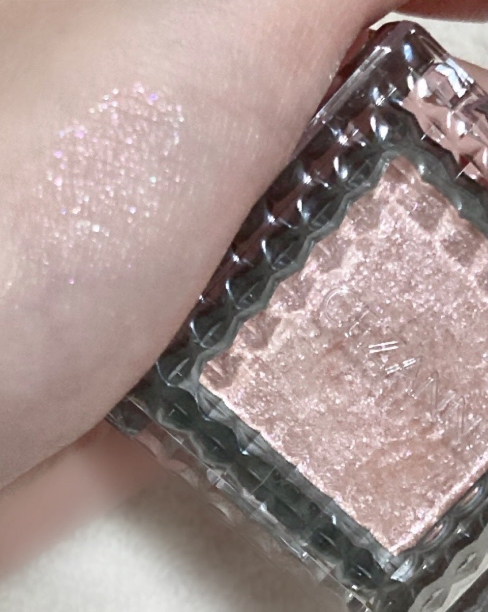 シングルシャイニーアイシャドウ/CEZANNE/アイシャドウを使ったクチコミ(1枚目)