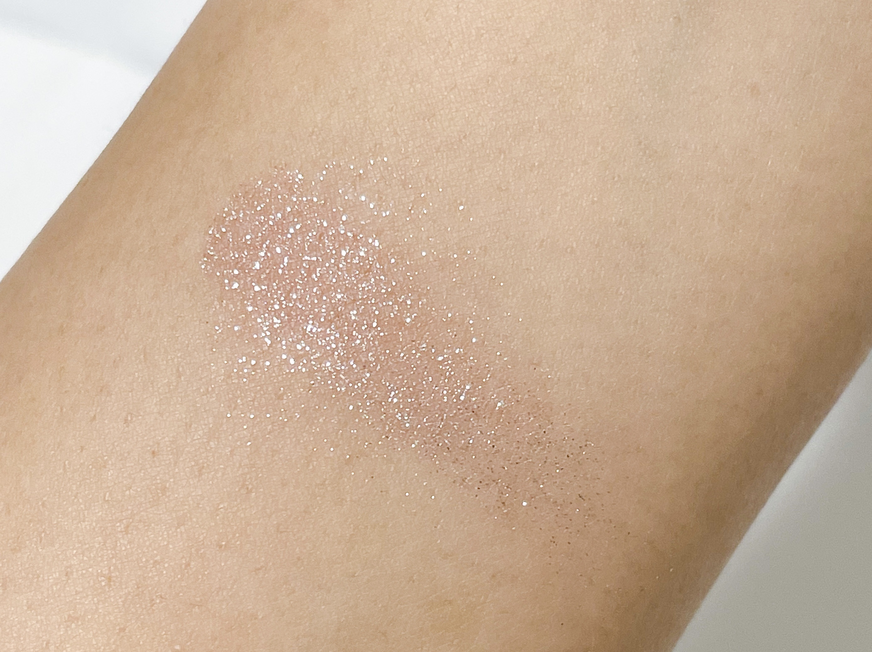 マルチカラーバリエーション スパークル/チャコット・コスメティクス/単色アイシャドウを使ったクチコミ（3枚目）